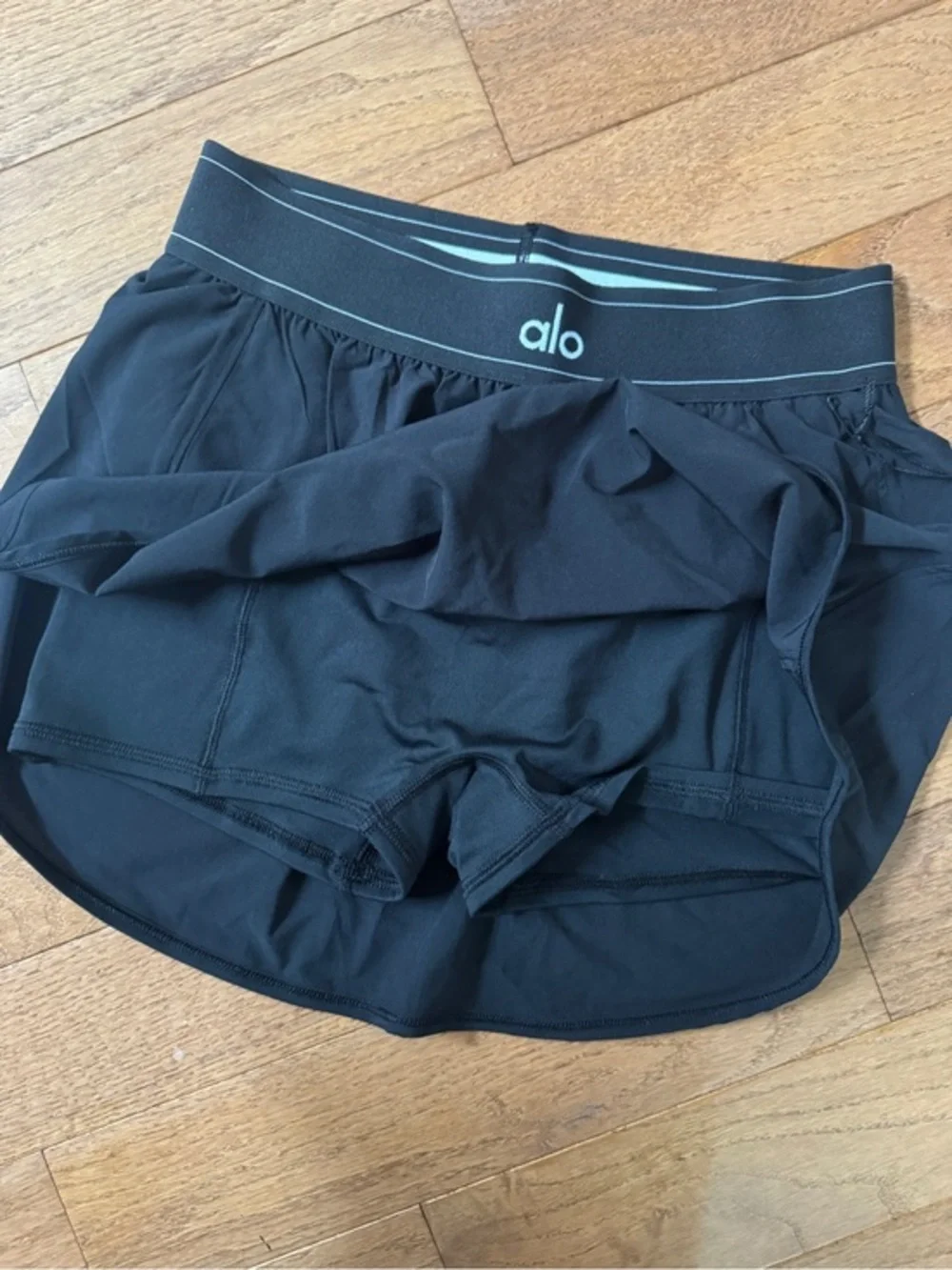 Alo Yoga - match point tennis skirt - size small NWT